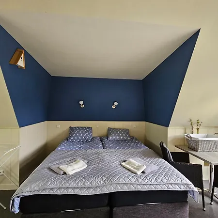 Jaktstuga Bij Het Buitengoed Rijsbergen