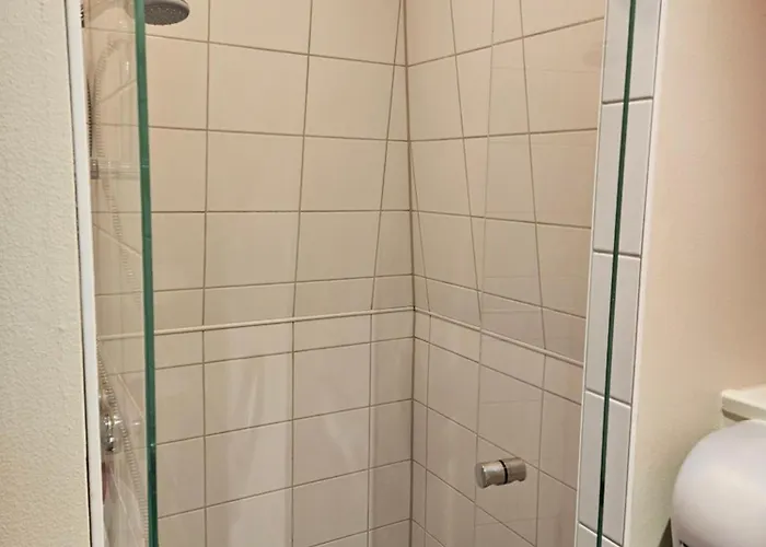 Bij Het Buitengoed אכסניה *